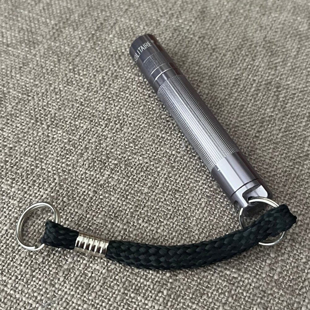 Mag-Lite Solitaire LED Flashlight – Silver Keychain Edition – New